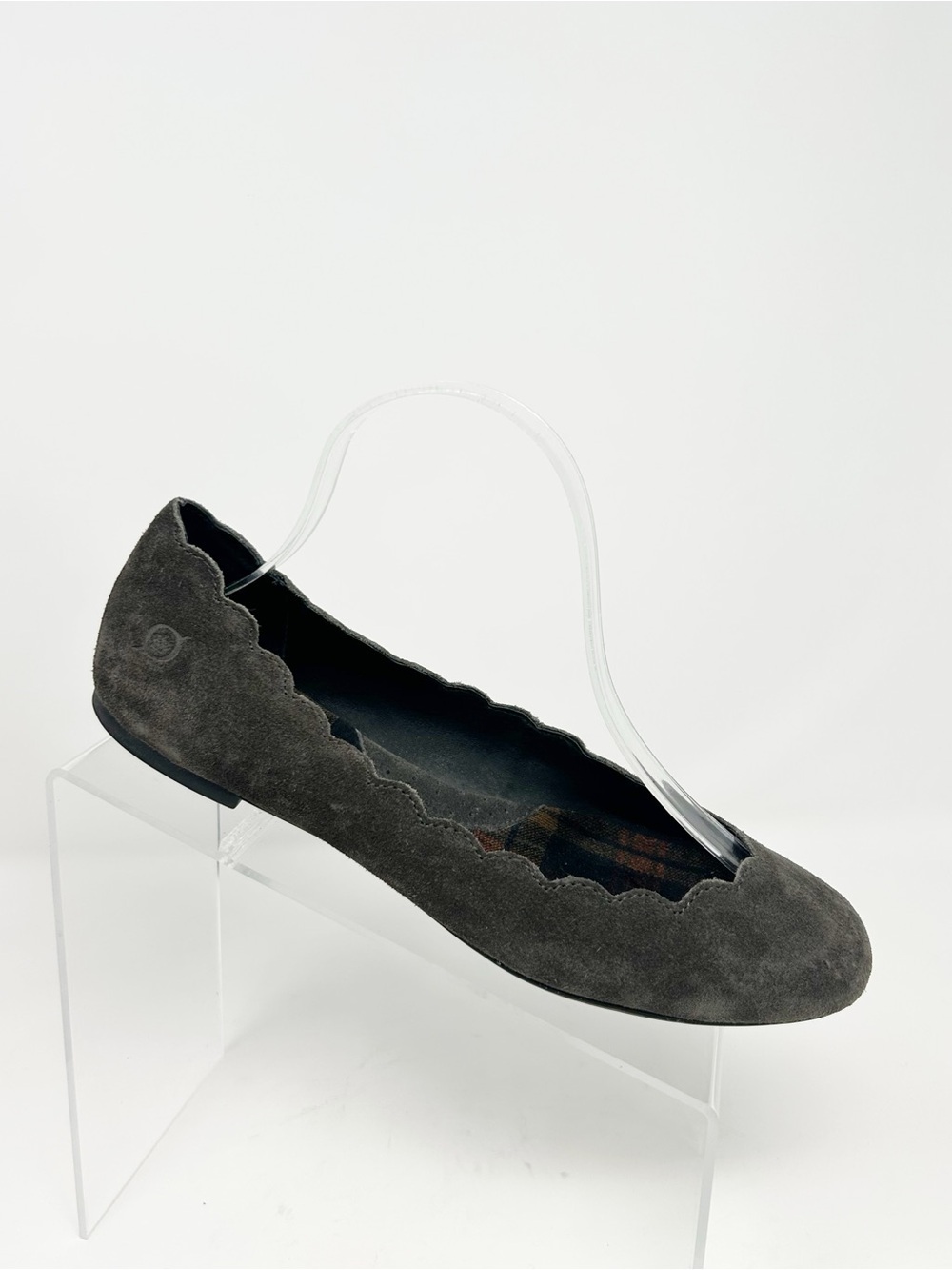 Born Allie Ballet Flats Womens Gray Slip On Scalloped Edge Cushioned Size 8.5